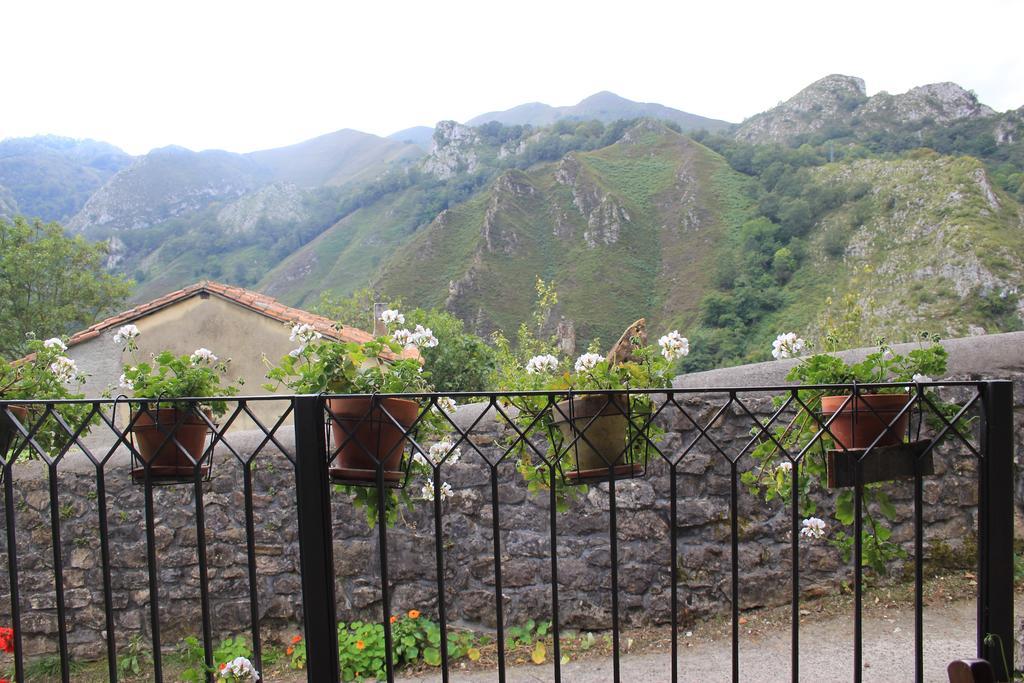 El Colladin Pensionat Llerices Rum bild